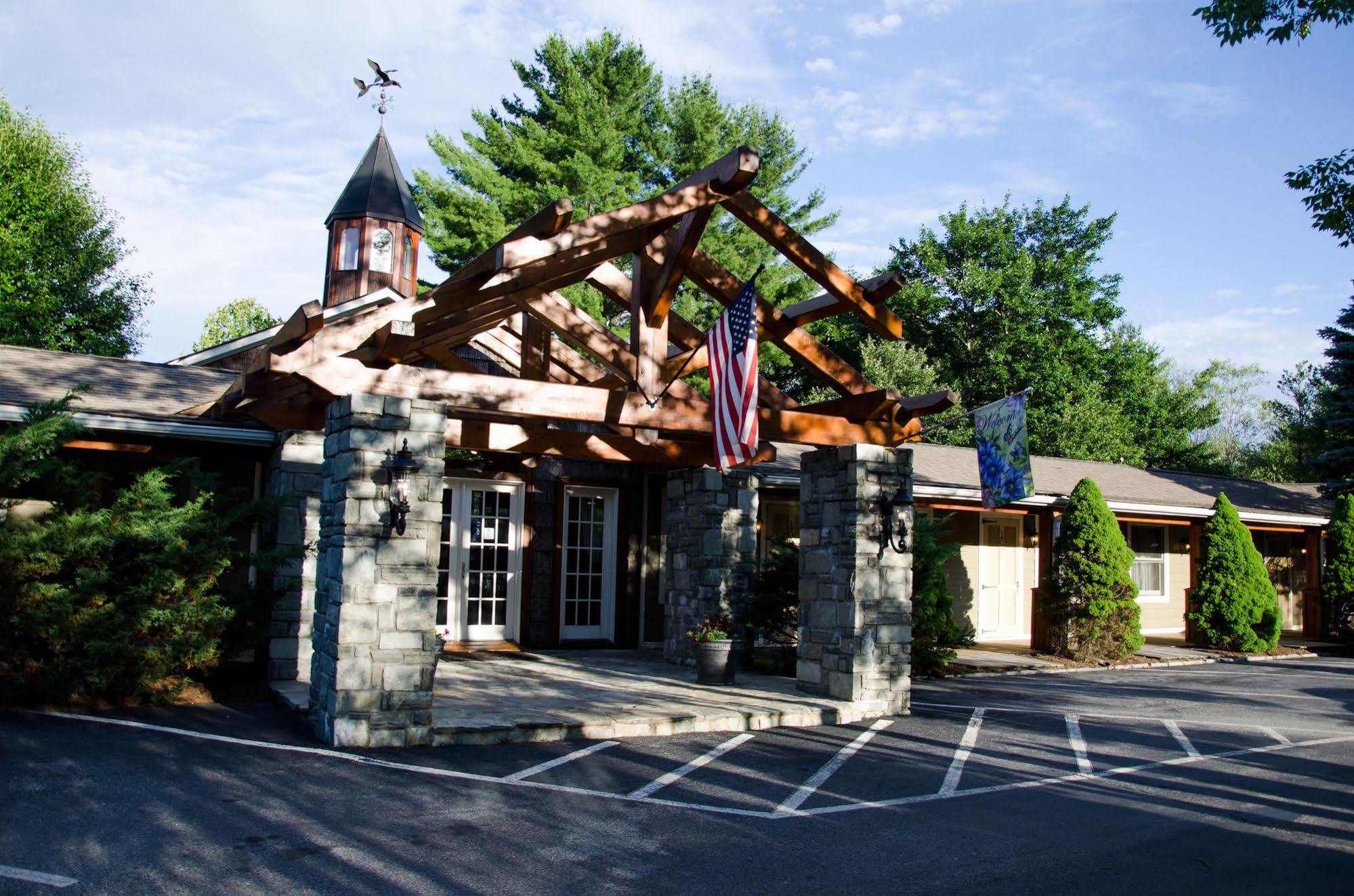 Village Inn - Blowing Rock Eksteriør billede